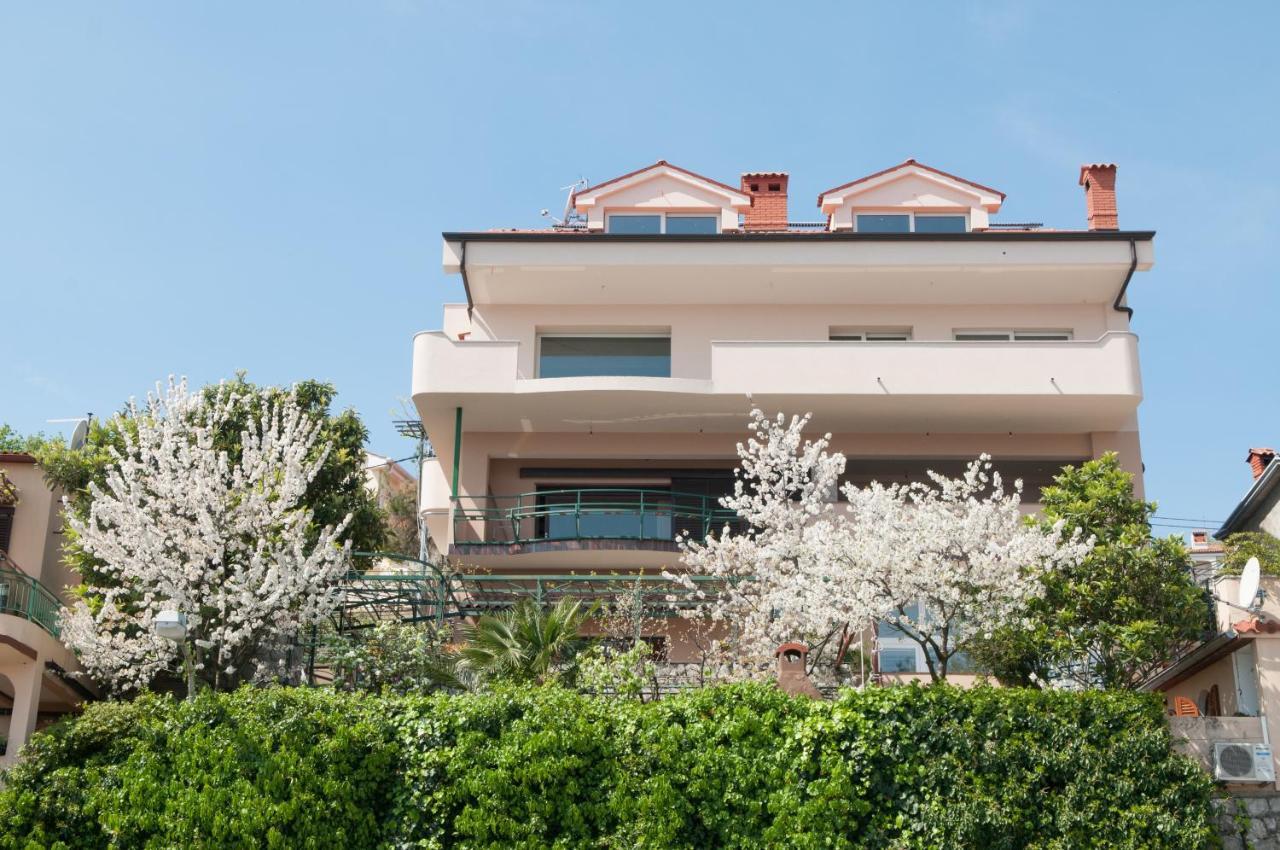 Apartments Komel Abbázia Kültér fotó