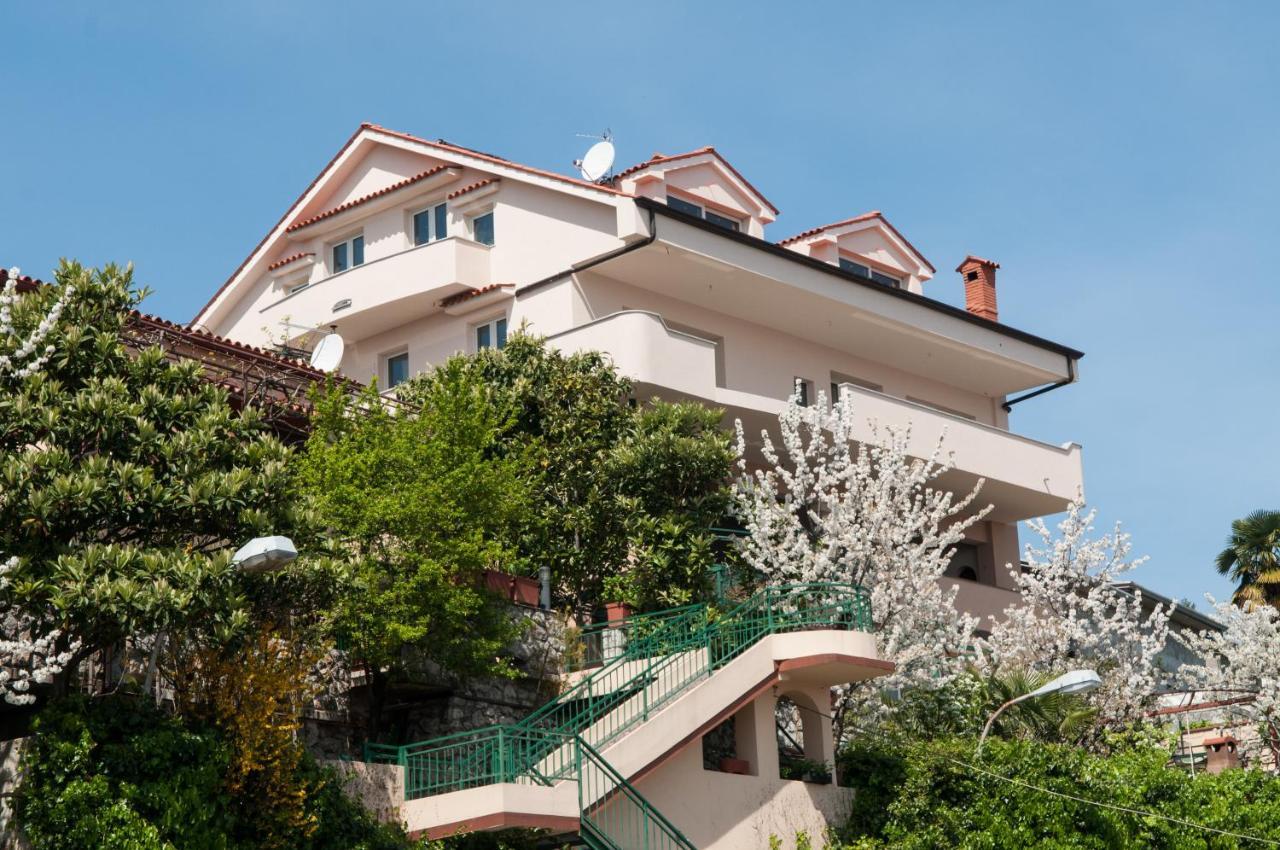 Apartments Komel Abbázia Kültér fotó